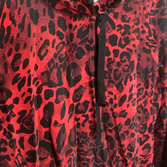 Susan Graver Womens Cowl Neck Leopard Print Pullover Red Black Size 2X Casual - Picture 4 of 7
